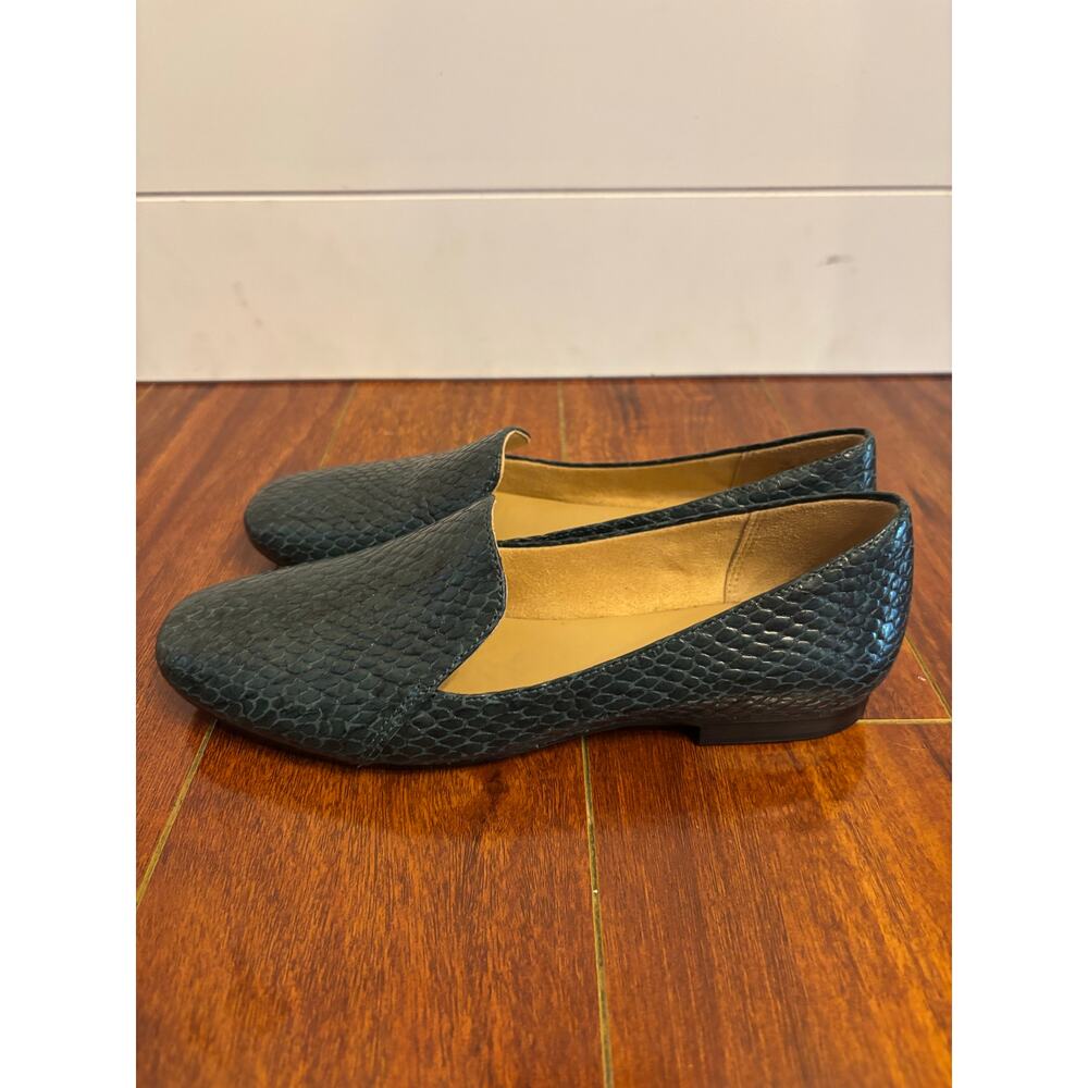 Naturalizer Womens Emiline Loafer green snakeskin print leather Size 6.5